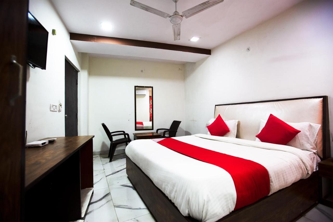 Oyo 44174 Hotel Mid Town Prime Harthala Dış mekan fotoğraf