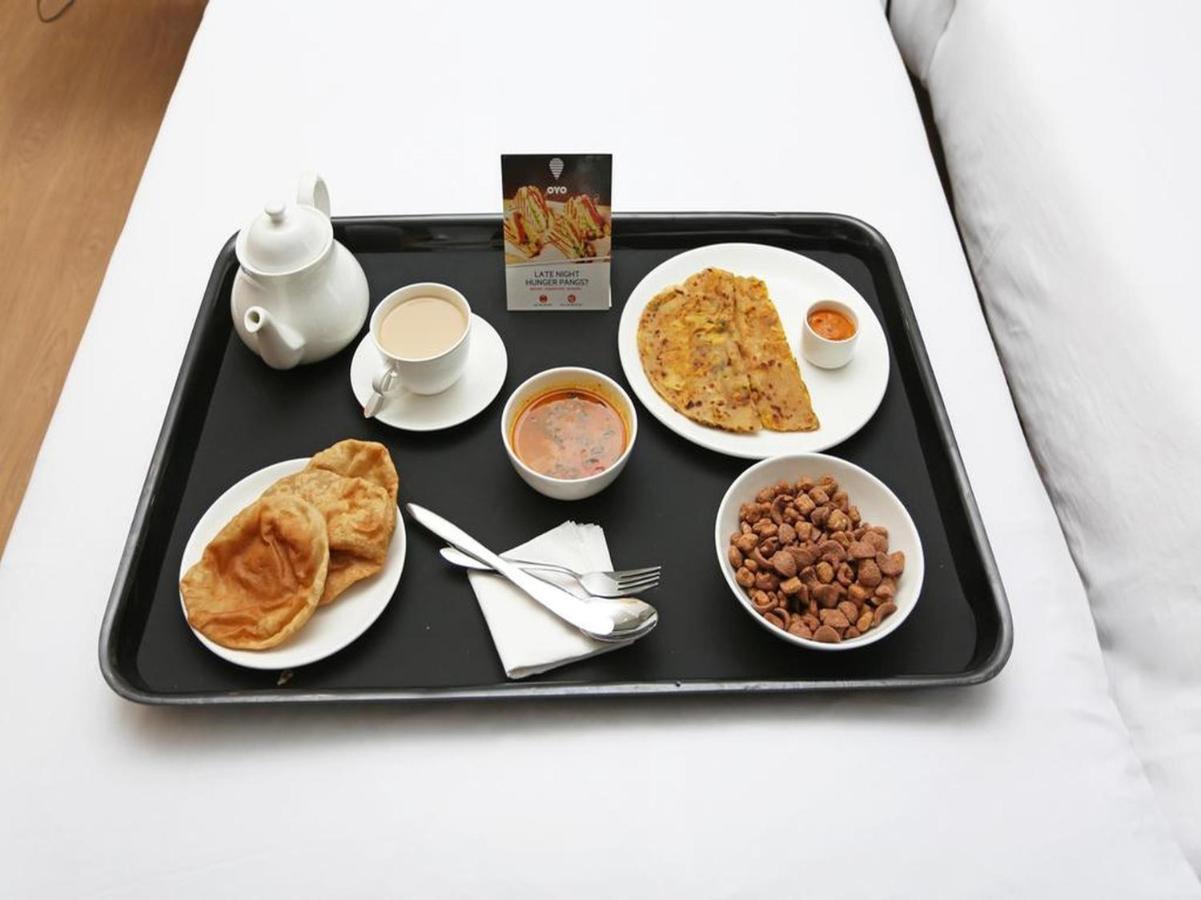 Oyo 44174 Hotel Mid Town Prime Harthala Dış mekan fotoğraf